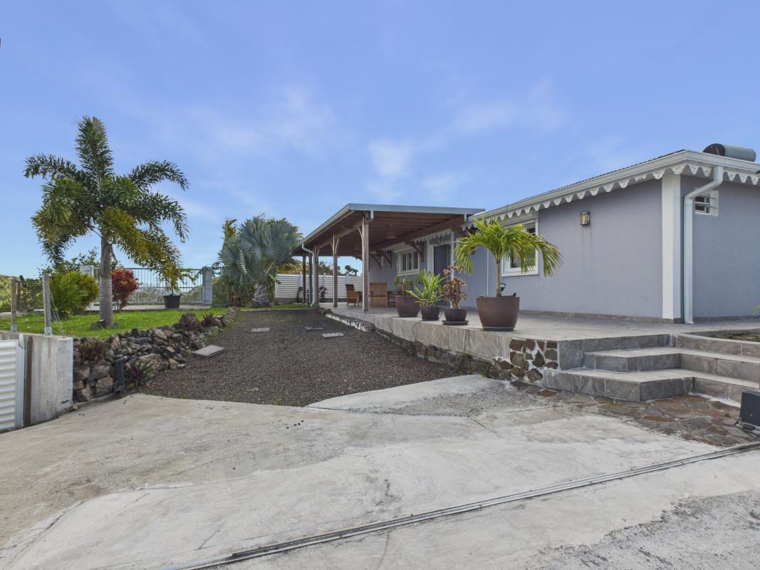 Location villa 3 chambre sainte luce - ploace parking